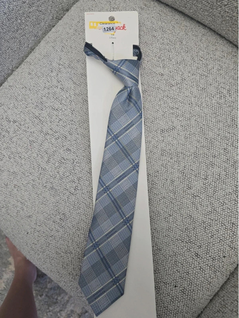 Brand new youth tie item, 1264 bin 24